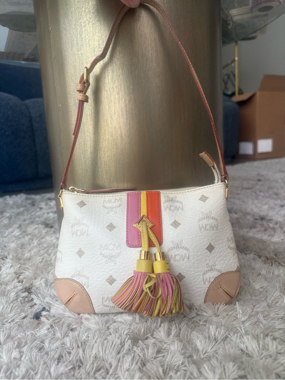 MCM VISETOS WHITE SMALL HOBO
